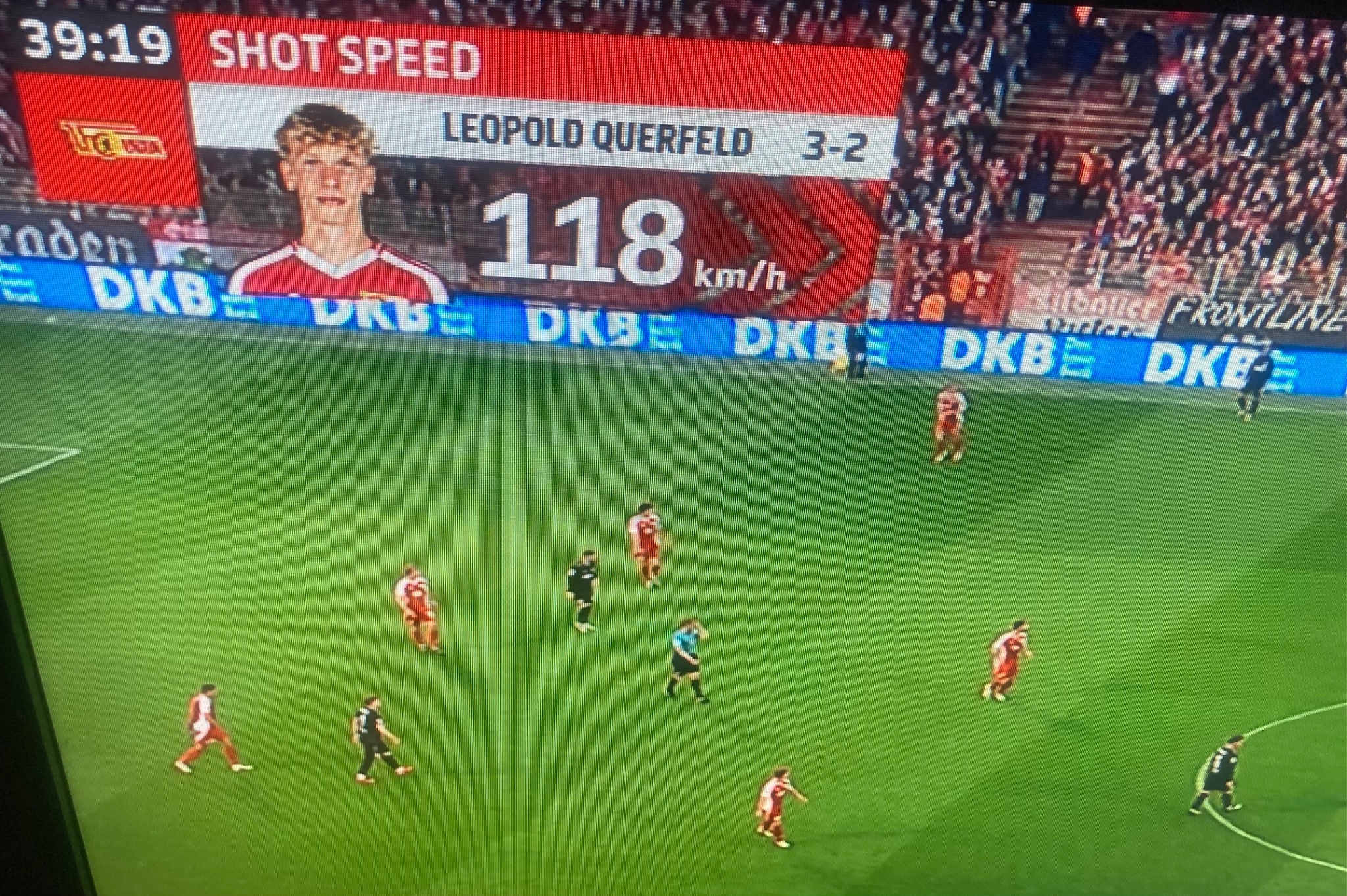 34米外世界波?柏林联合后卫奎菲尔德破门当选德甲赛季最佳进球