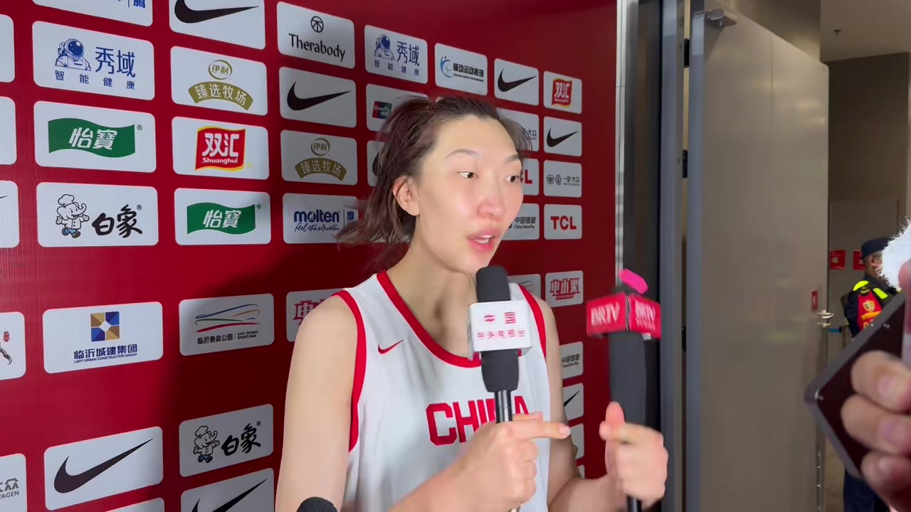 韩旭：宫指导战术体系明确&是个很有爱的教练 和张子宇打球很开心